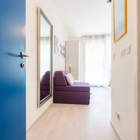Ink Apartment Split