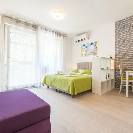 Ink Apartment